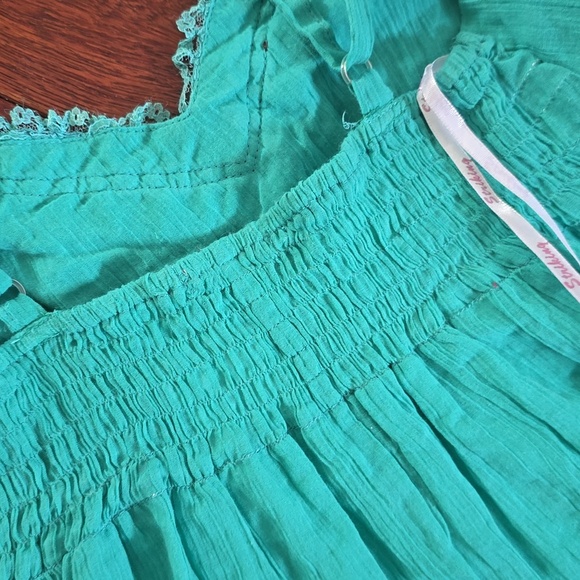 Striking-Green Mini Dress with Spaghetti Straps - Picture 5 of 5